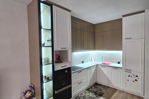 Shtepi me qera 2+1 ne Tirane - 75,000 Leke