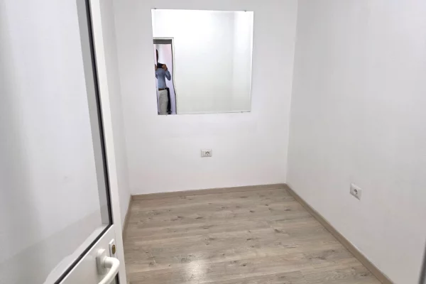 Shtepi me qera Shtepi Private ne Tirane, 7+1, Mobilimi Bosh, pa mobiluar, Pagesa 2,000  Euro.