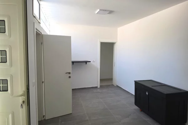 Shtepi me qera Shtepi Private ne Tirane, 7+1, Mobilimi Bosh, pa mobiluar, Pagesa 2,000  Euro.