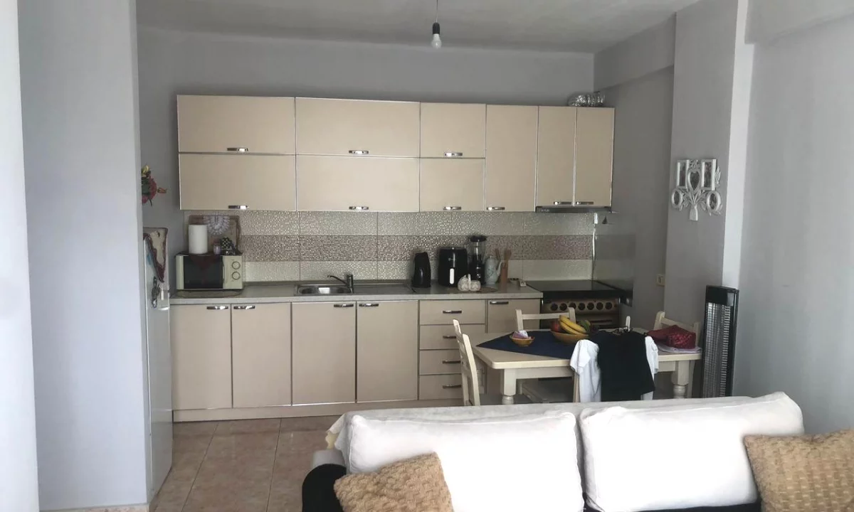 Shtepi ne shitje Apartament ne Tirane, 1+1, Mobilimi E mobiluar, Pagesa 10,500,000  Leke.