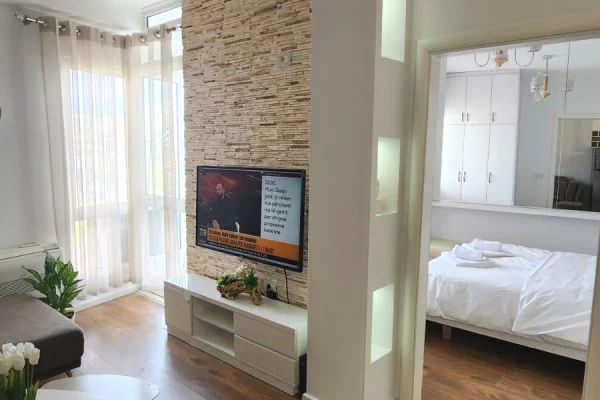 Shtepi me qera Apartament ne Tirane, 2+1, Mobilimi E mobiluar, Pagesa 75,000  Leke.