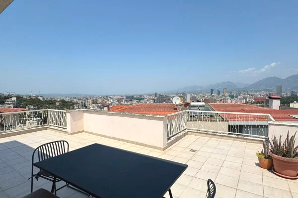 Shtepi me qera Apartament ne Tirane, 2+1, Mobilimi E mobiluar, Pagesa 75,000  Leke.