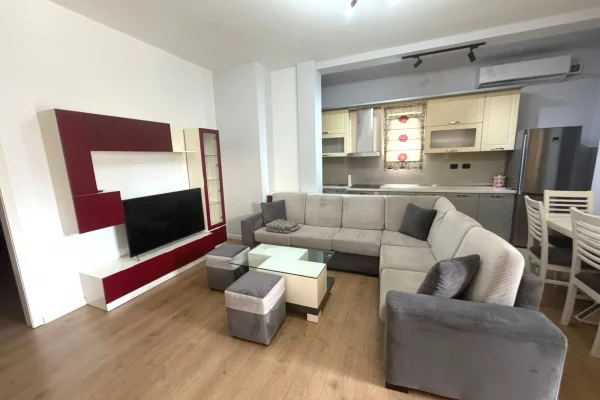 Shtepi me qera Apartament ne Tirane, 3+1, Mobilimi E mobiluar, Pagesa 70,000  Leke.