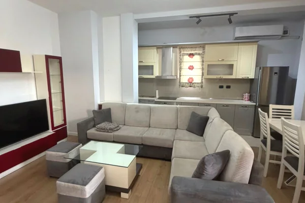 Shtepi me qera 3+1 ne Tirane - 70,000 Leke