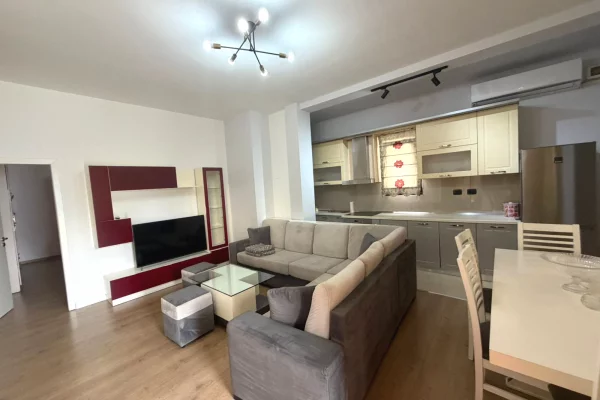 Shtepi me qera Apartament ne Tirane, 3+1, Mobilimi E mobiluar, Pagesa 70,000  Leke.