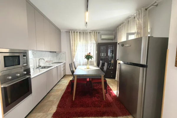 Shtepi me qera Apartament ne Tirane, 1+1, Mobilimi E mobiluar, Pagesa 55,000  Leke.