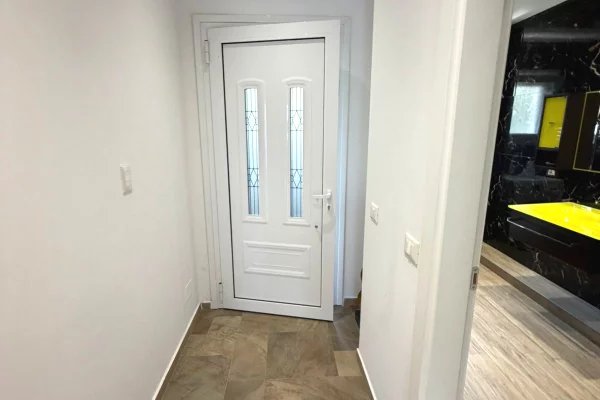 Shtepi me qera Apartament ne Tirane, 1+1, Mobilimi E mobiluar, Pagesa 55,000  Leke.
