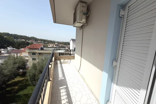 Shtepi me qera Apartament ne Tirane, 1+1, Mobilimi E mobiluar, Pagesa 55,000  Leke.