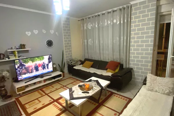 Shtepi me qera Apartament ne Tirane, 2+1, Mobilimi E mobiluar, Pagesa 60,000  Leke.