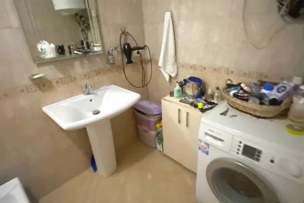 Shtepi me qera Apartament ne Tirane, 2+1, Mobilimi E mobiluar, Pagesa 60,000  Leke.