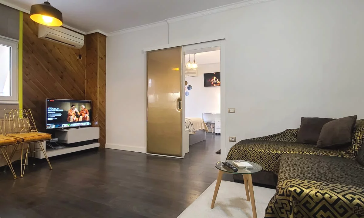 Shtepi me qera Apartament ne Tirane, 1+1, Mobilimi E mobiluar, Pagesa 60,000  Leke.