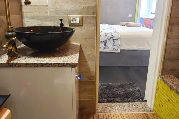 Shtepi me qera Apartament ne Tirane, 1+1, Mobilimi E mobiluar, Pagesa 60,000  Leke.