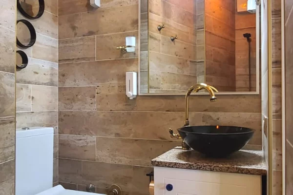 Shtepi me qera Apartament ne Tirane, 1+1, Mobilimi E mobiluar, Pagesa 60,000  Leke.
