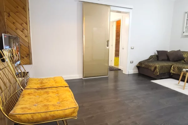 Shtepi me qera Apartament ne Tirane, 1+1, Mobilimi E mobiluar, Pagesa 60,000  Leke.