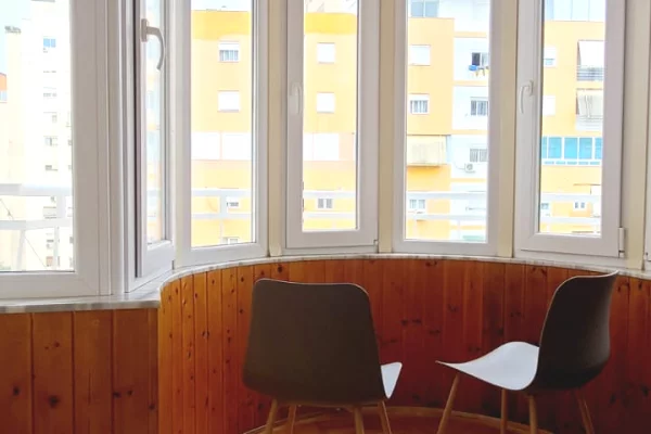 Shtepi me qera Apartament ne Tirane, 1+1, Mobilimi E mobiluar, Pagesa 60,000  Leke.