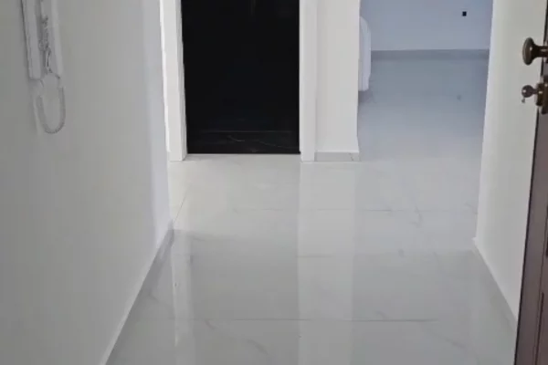 Shtepi me qera Apartament ne Tirane, 2+1, Mobilimi Pjeserisht e mobiluar, Pagesa 60,000  Leke.