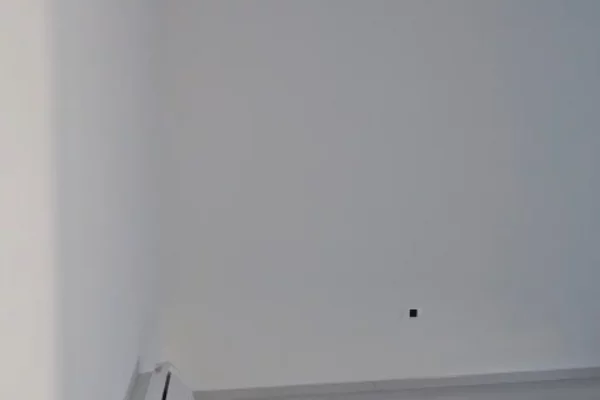 Shtepi me qera Apartament ne Tirane, 2+1, Mobilimi Pjeserisht e mobiluar, Pagesa 60,000  Leke.