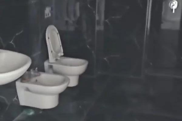 Shtepi me qera Apartament ne Tirane, 2+1, Mobilimi Pjeserisht e mobiluar, Pagesa 60,000  Leke.