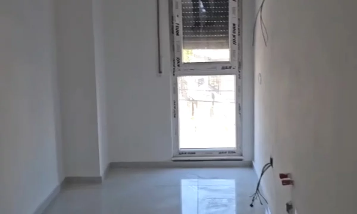 Shtepi me qera Apartament ne Tirane, 2+1, Mobilimi Pjeserisht e mobiluar, Pagesa 60,000  Leke.