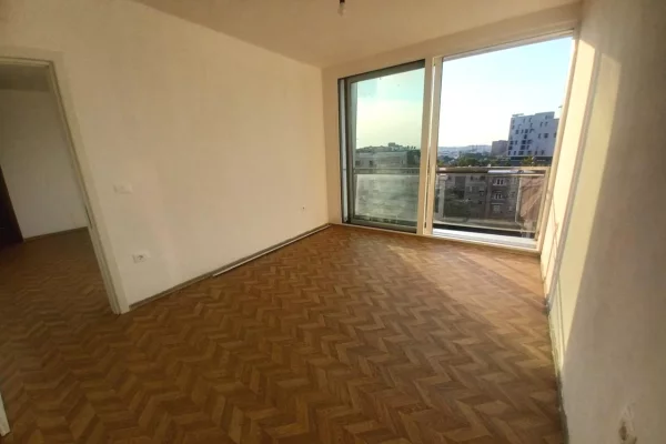 Jepet .e qera apartament 1+1+1 ballkon.   rruga e dibres te kryqezimi i spitave 