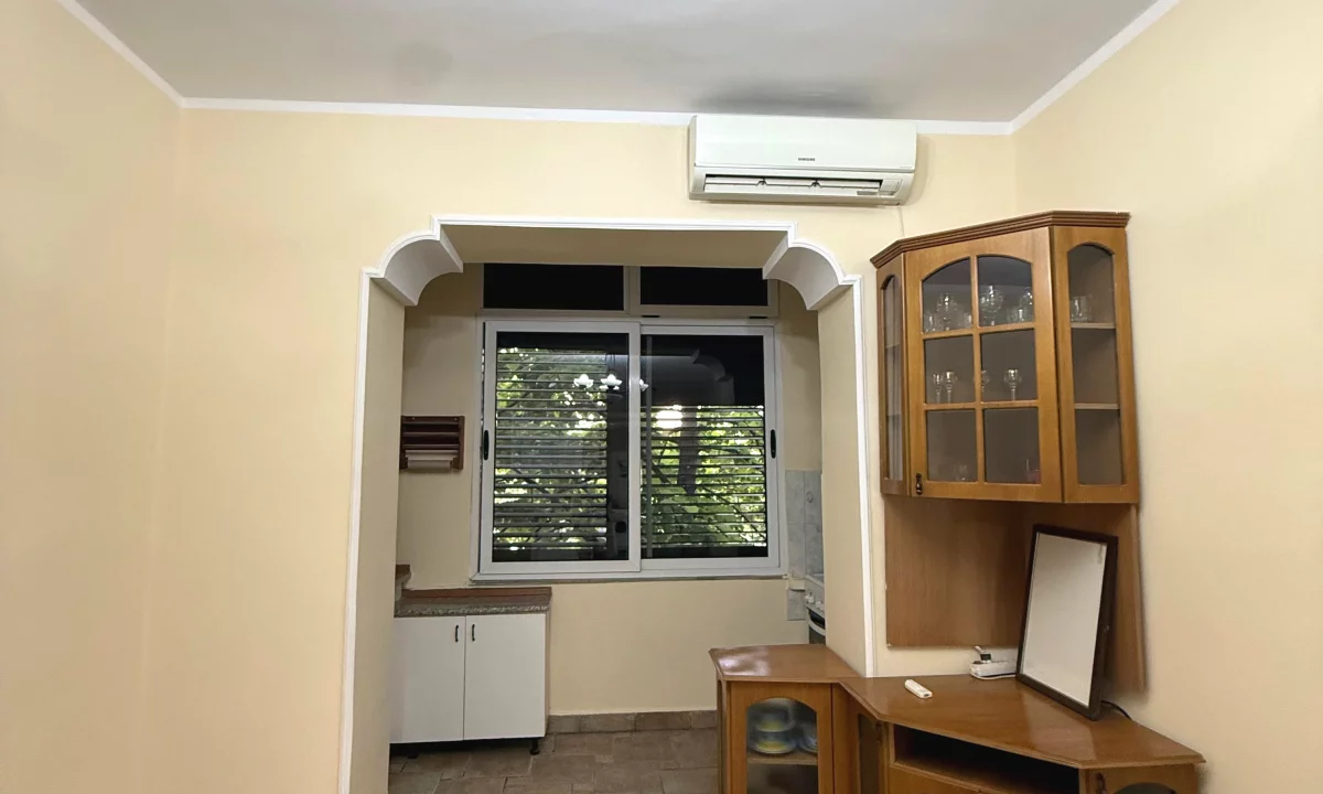 Shtepi ne shitje Apartament ne Tirane, 1+1, Mobilimi E mobiluar, Pagesa 13,500,000  Leke.