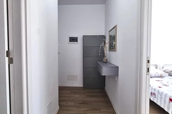 Shtepi me qera 1+1 ne Tirane - 70,000 Leke