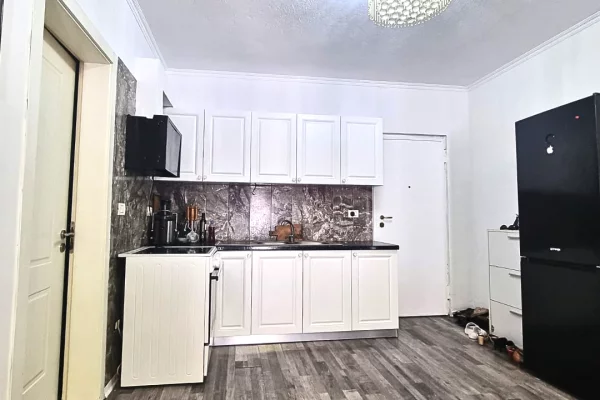 Shtepi me qera Apartament ne Tirane, 1+1, Mobilimi E mobiluar, Pagesa 70,000  Leke.