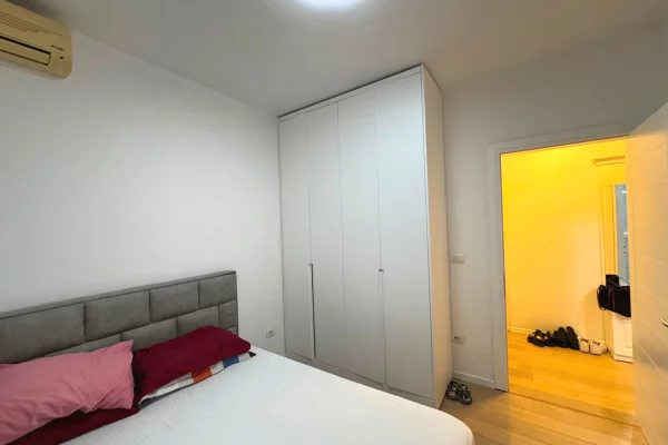 Shtepi me qera Apartament ne Tirane, 1+1, Mobilimi E mobiluar, Pagesa 50,000  Leke.