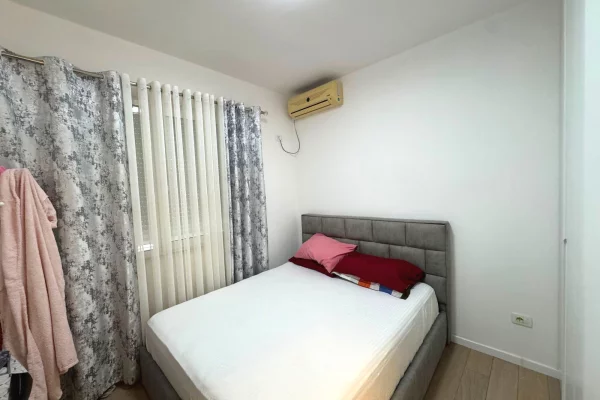 Shtepi me qera Apartament ne Tirane, 1+1, Mobilimi E mobiluar, Pagesa 50,000  Leke.