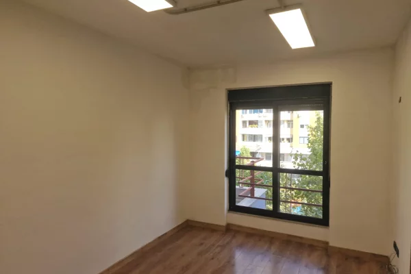 House for Rent Apartment in Tirana, 2+1, Furniture Emty, Payment 80,000  Leke.