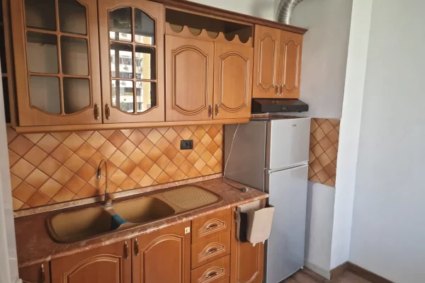 House for Rent Apartment in Tirana, 2+1, Furniture Emty, Payment 80,000  Leke.