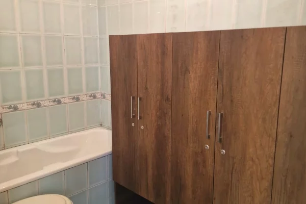 House for Rent Apartment in Tirana, 2+1, Furniture Emty, Payment 80,000  Leke.