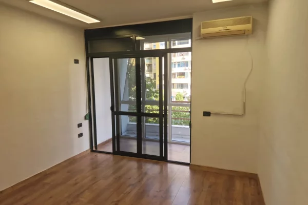 House for Rent Apartment in Tirana, 2+1, Furniture Emty, Payment 80,000  Leke.