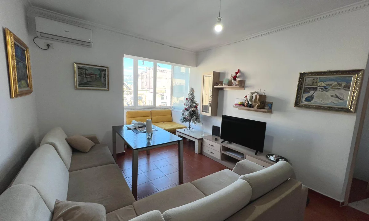Shtepi me qera Apartament ne Tirane, 1+1, Mobilimi E mobiluar, Pagesa 650  Euro.