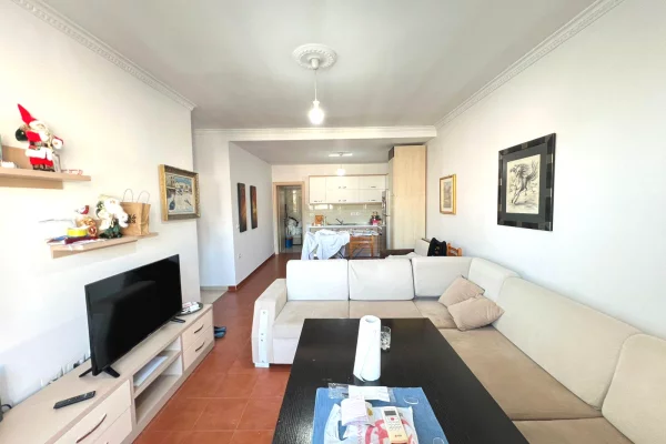 Shtepi me qera Apartament ne Tirane, 1+1, Mobilimi E mobiluar, Pagesa 650  Euro.