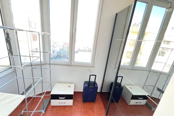Shtepi me qera Apartament ne Tirane, 1+1, Mobilimi E mobiluar, Pagesa 650  Euro.