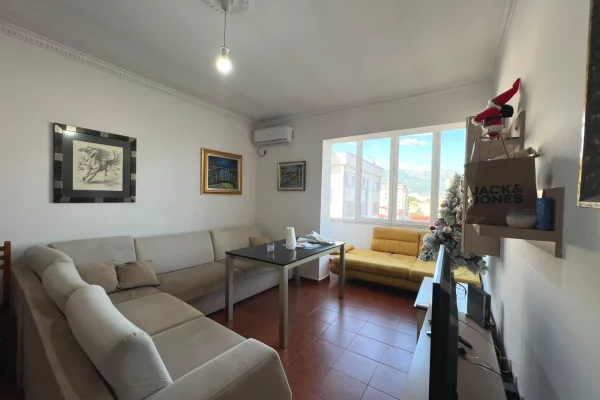 Shtepi me qera Apartament ne Tirane, 1+1, Mobilimi E mobiluar, Pagesa 650  Euro.