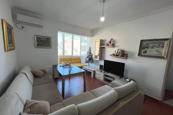 Jepet me qera apartament 1+1 te Vasil Shanto