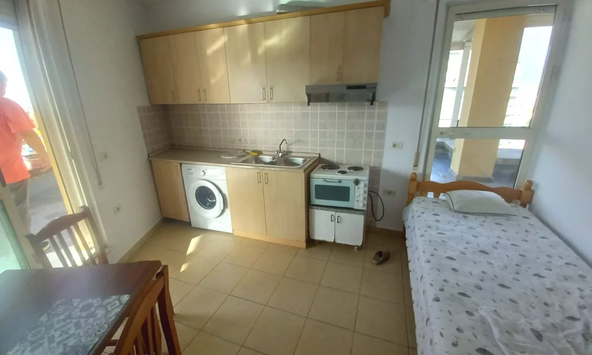 Shtepi me qera Apartament ne Tirane, Garsoniere, Mobilimi E mobiluar, Pagesa 38,000  Leke.