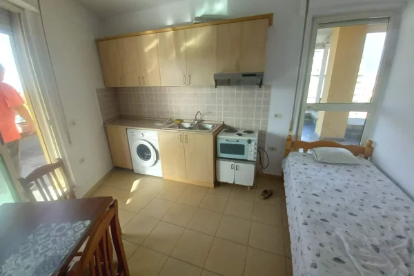Shtepi me qera Garsoniere ne Tirane - 38,000 Leke