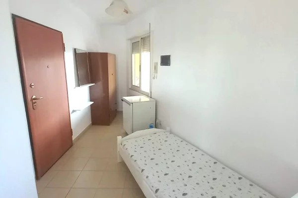 Shtepi me qera Apartament ne Tirane, Garsoniere, Mobilimi E mobiluar, Pagesa 38,000  Leke.