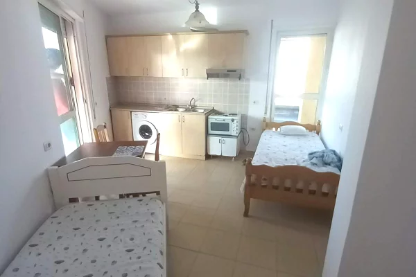 Shtepi me qera Apartament ne Tirane, Garsoniere, Mobilimi E mobiluar, Pagesa 38,000  Leke.