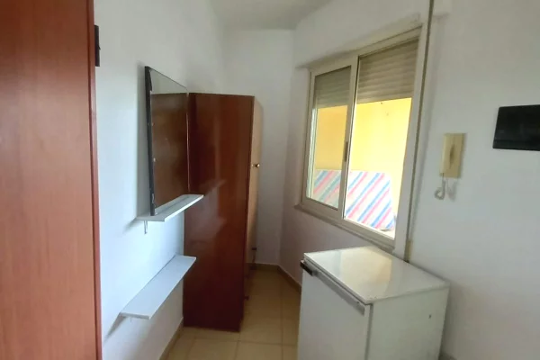 Shtepi me qera Apartament ne Tirane, Garsoniere, Mobilimi E mobiluar, Pagesa 38,000  Leke.