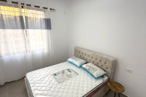 Shtepi me qera Apartament ne Tirane, 1+1, Mobilimi E mobiluar, Pagesa 50,000  Leke.