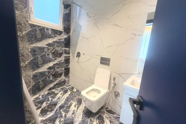 Shtepi me qera Apartament ne Tirane, 2+1, Mobilimi E mobiluar, Pagesa 900  Euro.