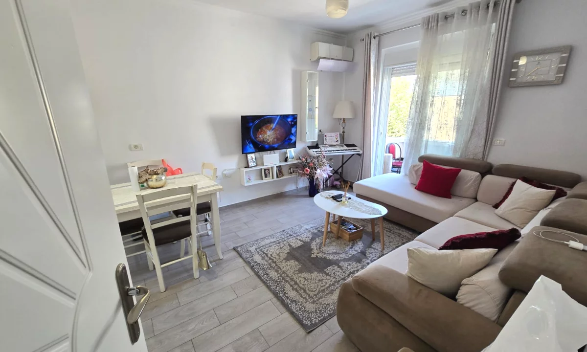 House for Sale Apartment in Tirana, 2+1, Furniture Furnished, Payment 16,000,000  Leke.