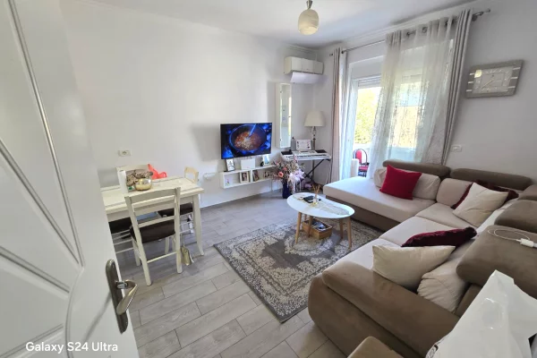 House for Sale 2+1 in Tirana - 16,000,000 Leke