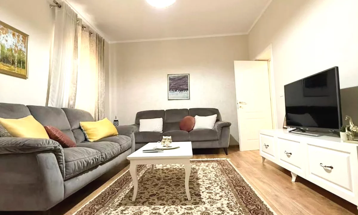House for Sale Apartment in Tirana, 2+1, Furniture Furnished, Payment 23,900,000  Leke.