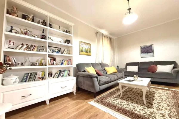 House for Sale Apartment in Tirana, 2+1, Furniture Furnished, Payment 23,900,000  Leke.
