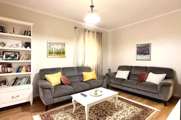House for Sale Apartment in Tirana, 2+1, Furniture Furnished, Payment 23,900,000  Leke.